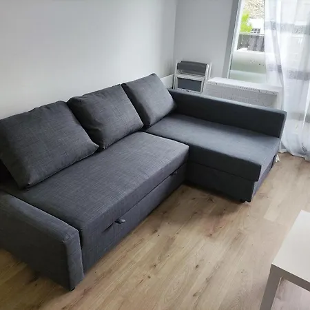 Cozy Sunshine With Balcony 4 Persons Max Апартаменты *
